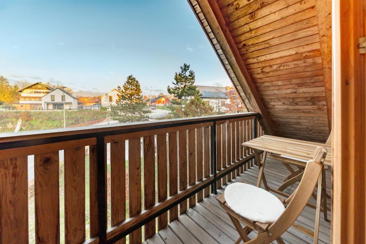 Svisla Apartamento Kranj Exterior foto