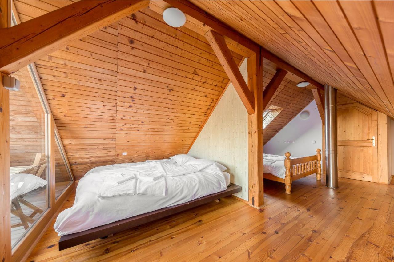 Svisla Apartamento Kranj Exterior foto